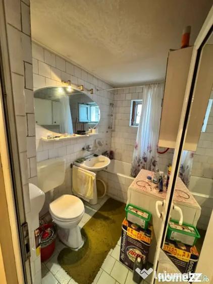 Apartament cu 4 camere decomandat, mobilat în Central