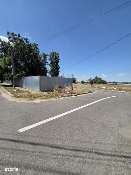 Casă cu 4 camere cu Teren 500 Mp în Radu Negru