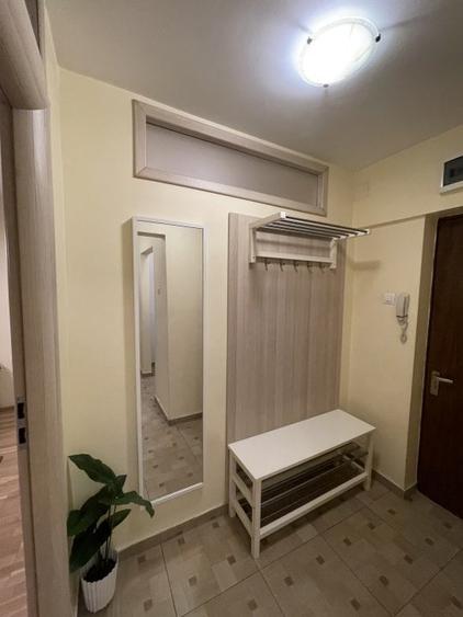Apartament cu 2 camere decomandat în Calea Victoriei
