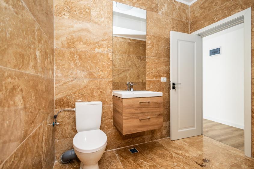 Apartament cu 3 camere decomandat, mobilat în Central