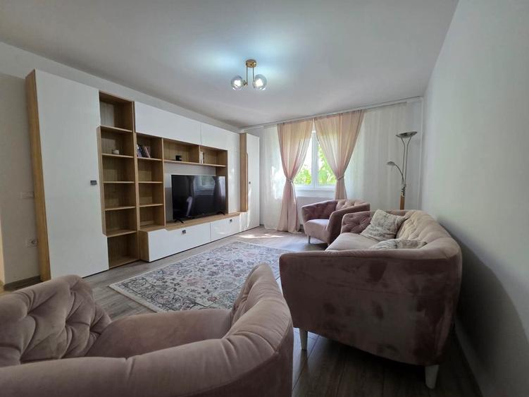 Apartament cu 2 camere decomandat în Central