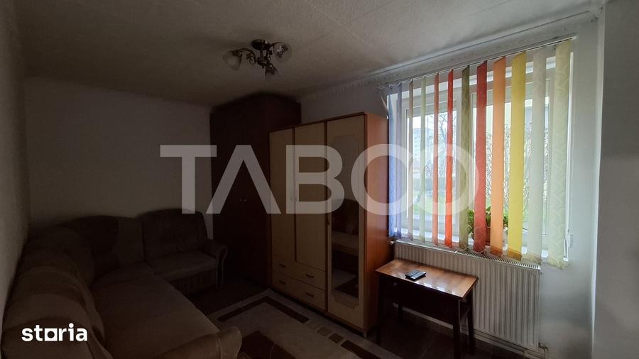 Apartament cu 2 camere decomandat în Vasile Aaron