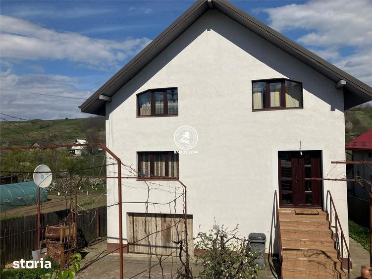 Casă cu 8 camere cu Teren 1172 Mp în Holboca