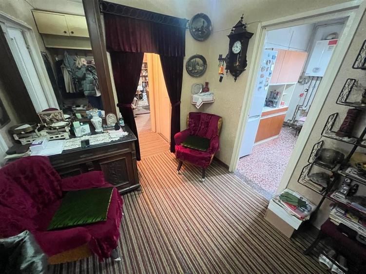 Apartament cu 3 camere decomandat în Central