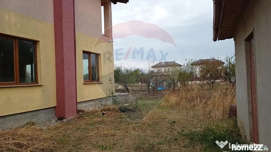 Casă cu 3 camere cu Teren 570 Mp în Săftica