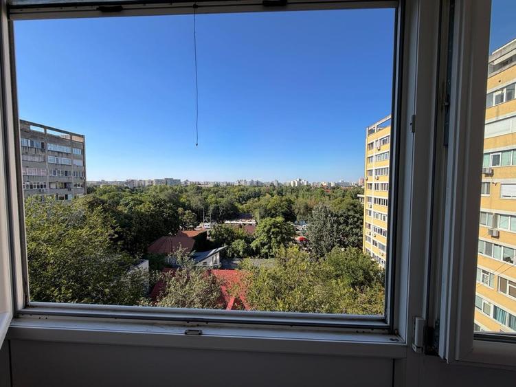 Apartament cu 3 camere decomandat în P-ța Muncii