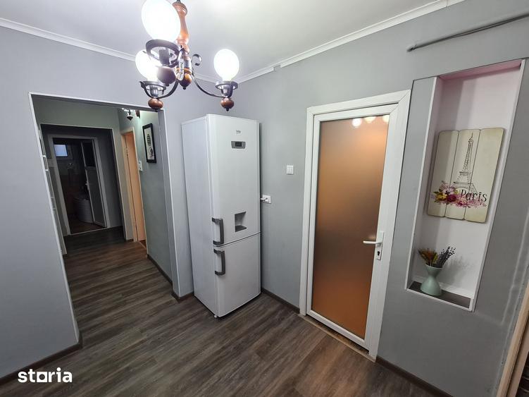 Apartament cu 3 camere decomandat în Galata