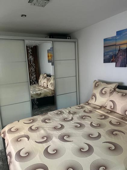 Apartament cu 3 camere semidecomandat în 9 Mai