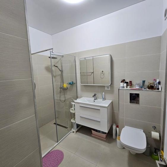 Apartament cu 2 camere semidecomandat, mobilat în Tomis Nord