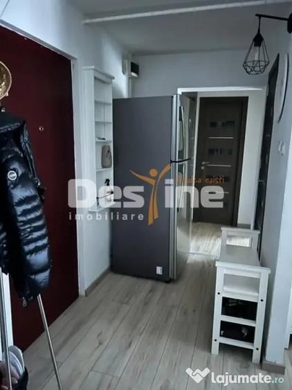 Apartament cu 3 camere decomandat în Bucovina