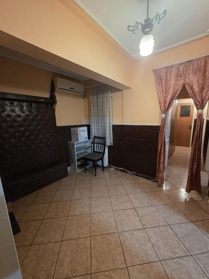 Apartament cu 3 camere decomandat în Colentina
