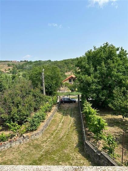 Casă individuală cu 5 camere cu Canalizare în Oncea