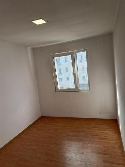 Garsonieră decomandată în Podul de Piatră