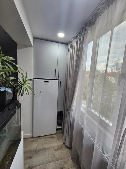 Apartament cu 4 camere decomandat în Berceni
