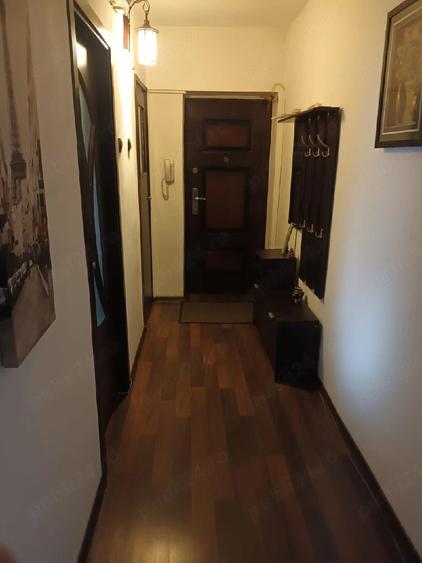 Apartament cu 2 camere decomandat în Craiovița Nouă