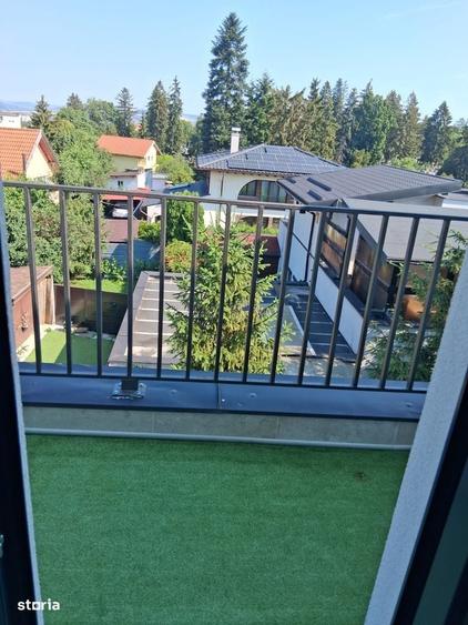 Apartament cu 3 camere decomandat în Exterior Vest
