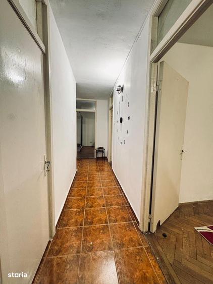 Apartament cu 3 camere decomandat în Circumvalațiunii