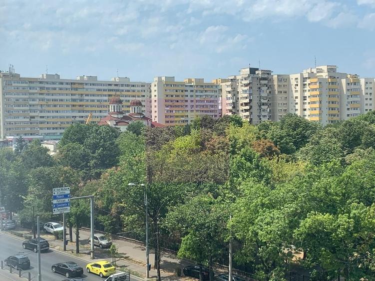 Apartament cu 3 camere decomandat, mobilat în Doamna Ghica