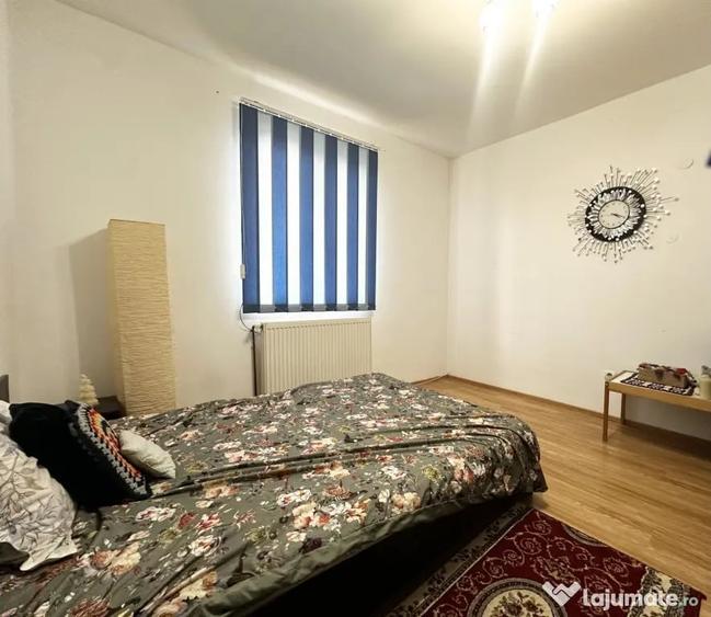 Casă cu 6 camere cu Teren 370 Mp în Olimpia-Stadion