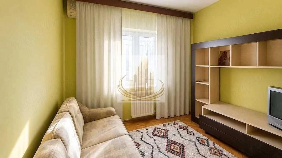 Apartament cu 3 camere decomandat în Olimpia-Stadion