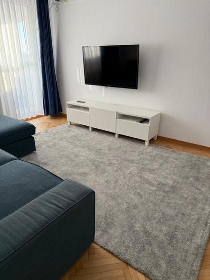 Apartament cu 3 camere în Mihai Bravu