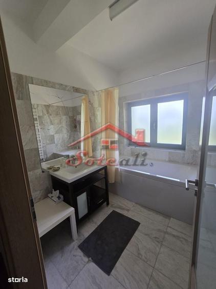 Casă cu 4 camere cu Teren 3300 Mp în Cornu