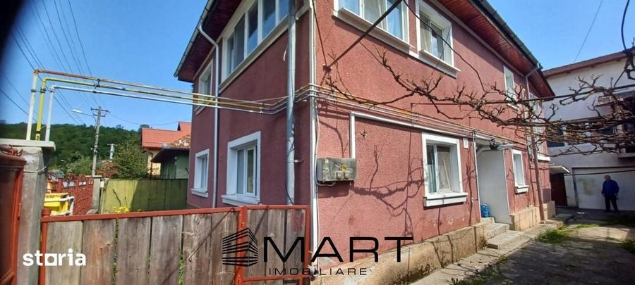Casă cu 6 camere cu Teren 400 Mp în Sânpetru