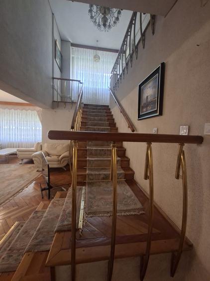 Apartament cu 4 camere decomandat în Ultracentral