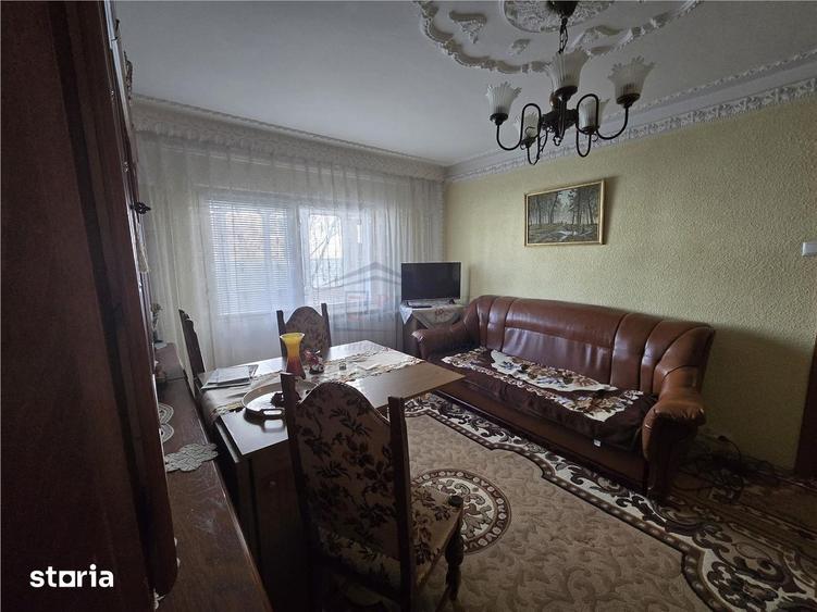 Apartament cu 2 camere semidecomandat, mobilat în Central