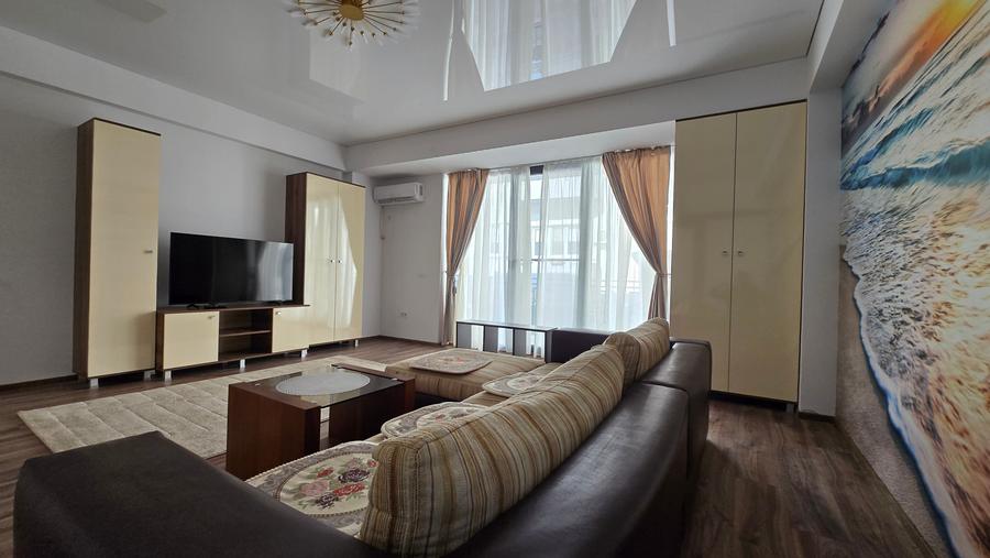 Apartament cu 2 camere decomandat în Peninsula