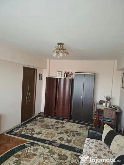 Apartament cu 3 camere semidecomandat în Ultracentral