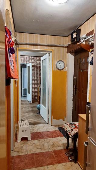 Apartament cu 4 camere semidecomandat în Obor