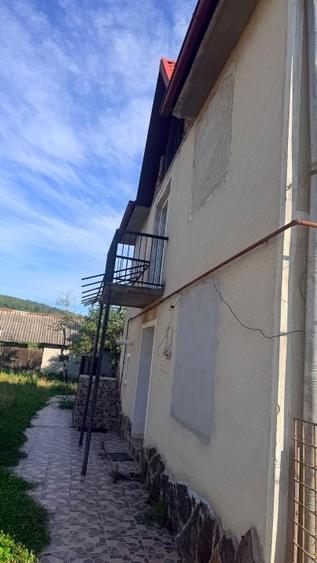 Casă individuală cu 5 camere cu Canalizare în Nord