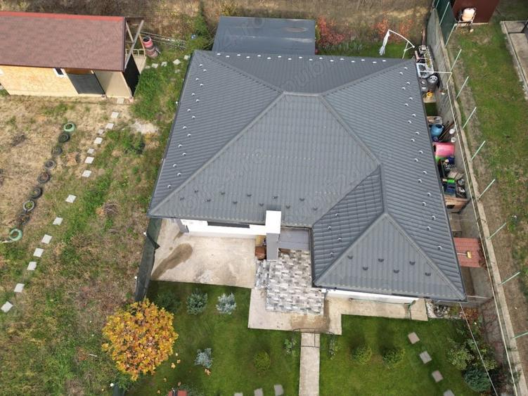 Casă cu 3 camere în Tomești