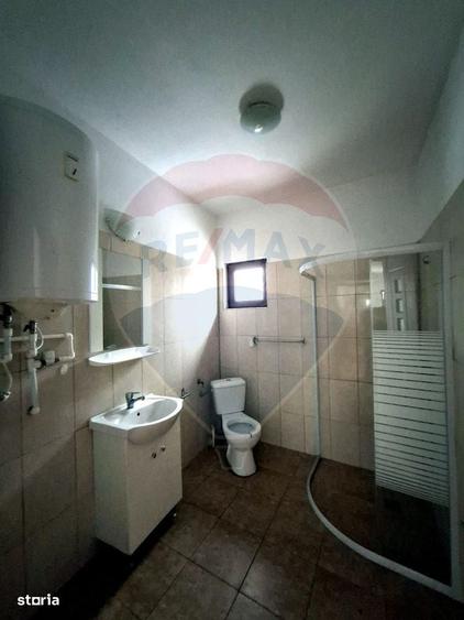 Casă cu 4 camere cu Teren 1478 Mp în Măneciu
