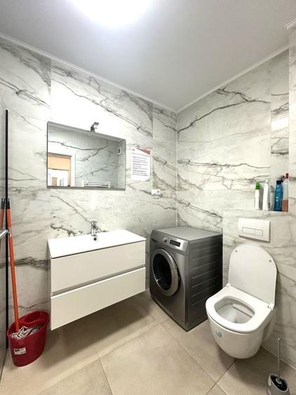 Apartament cu 3 camere semidecomandat în Florești