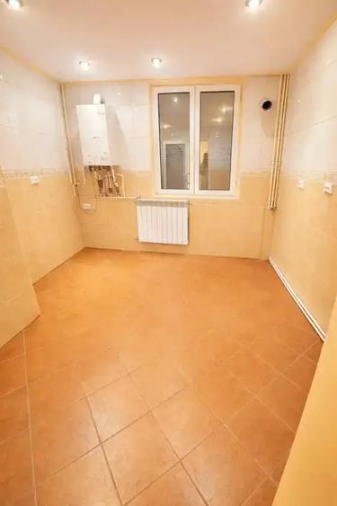 Apartament cu 3 camere decomandat în 1 Decembrie 1918