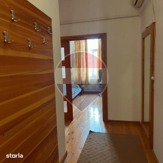 Apartament de inchiriat - 3 camere Bulevardul Stefan cel Mare - 6