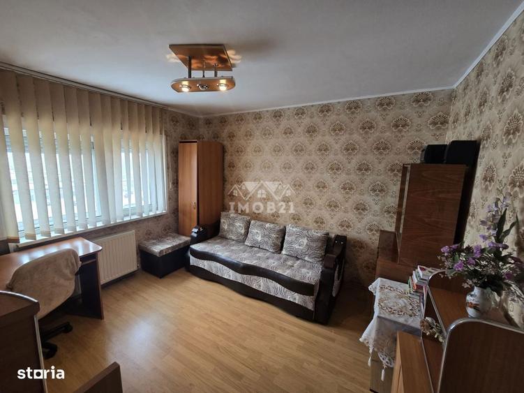 Apartament cu 4 camere decomandat în Bughea de Sus