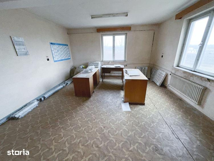 Spațiu comercial, de 2,272 mp, în Central