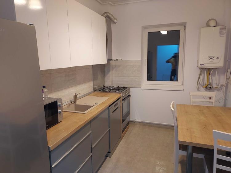 Apartament cu 2 camere decomandat în Giroc