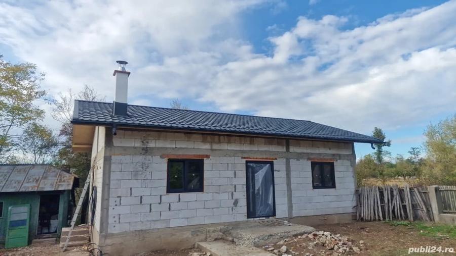 Casă cu 4 camere cu Teren 1800 Mp în Bârsoiu