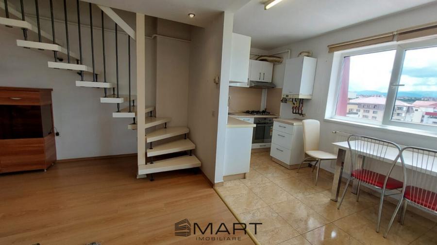 Apartament cu 4 camere decomandat în Ștrand