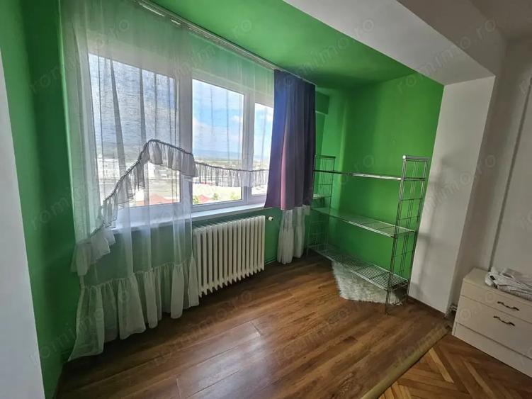 Apartament cu 2 camere decomandat în Zamfirescu