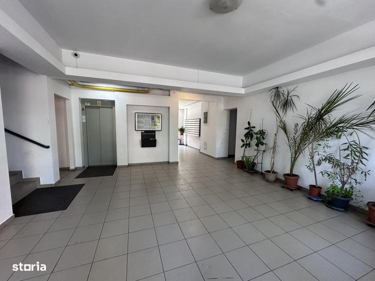 Apartament cu 2 camere decomandat în Titan