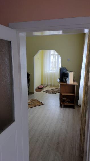 Casă cu 4 camere în Dăscălești