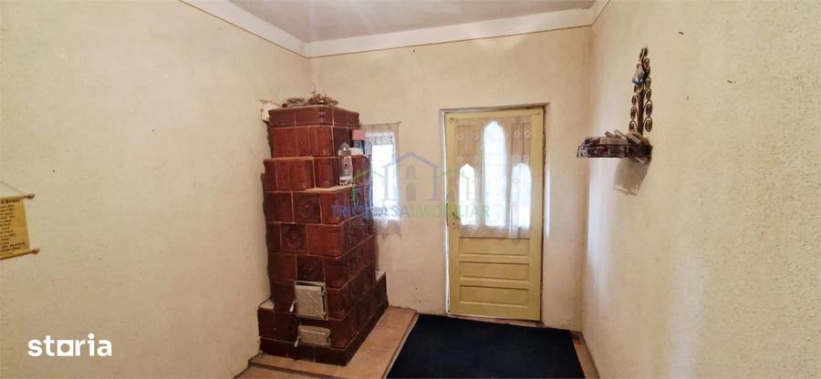 Casă cu 3 camere cu Teren 7952 Mp în Brădești