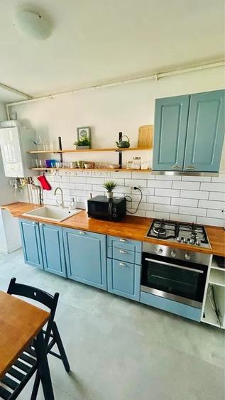 Apartament cu 2 camere semidecomandat, mobilat în Semicentral