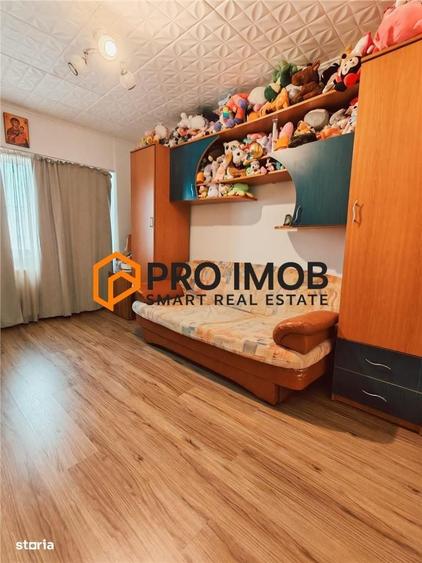 Apartament cu 3 camere decomandat în Lacu