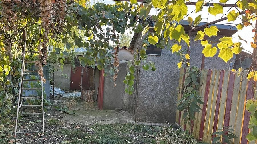 Casă cu 3 camere cu Teren 500 Mp în Bordușani